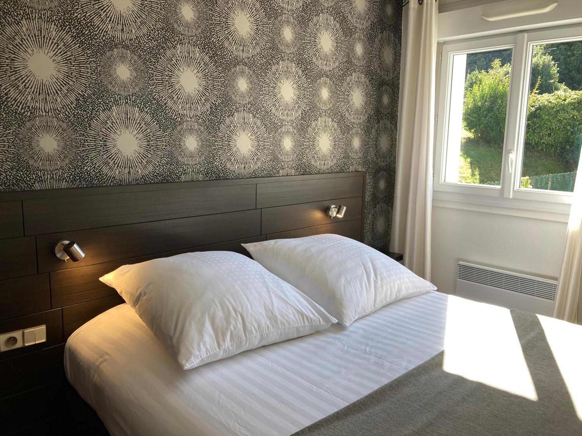 The Originals City, Hotel Du Chateau, بونتيفي المظهر الخارجي الصورة